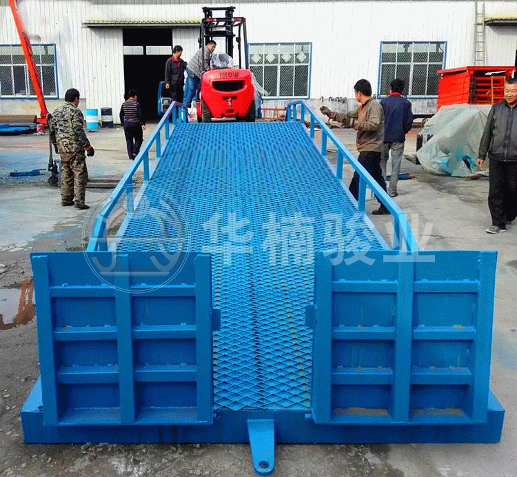 哪個(gè)廠家可以定制10噸載重的登車橋
